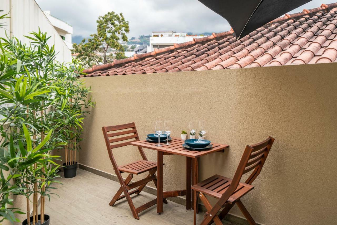 Drapes Design Apartments By An Island Apart Funchal  Kültér fotó